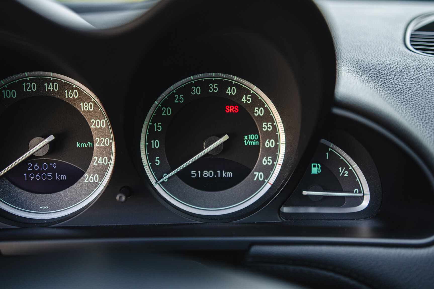 Interior image of 2006 Mercedes-Benz SL 350