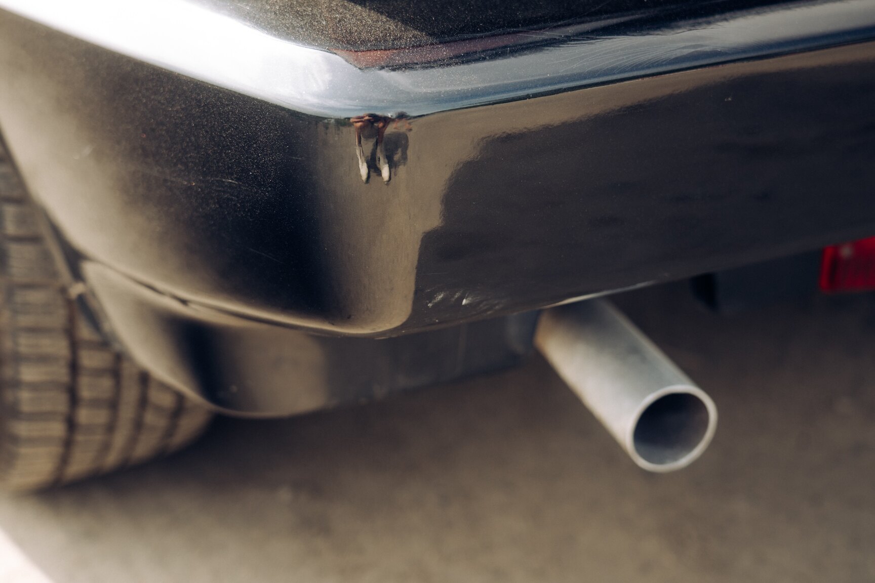 Exterior image of 1991 VW Golf Cabriolet "Etienne Aigner Edition"