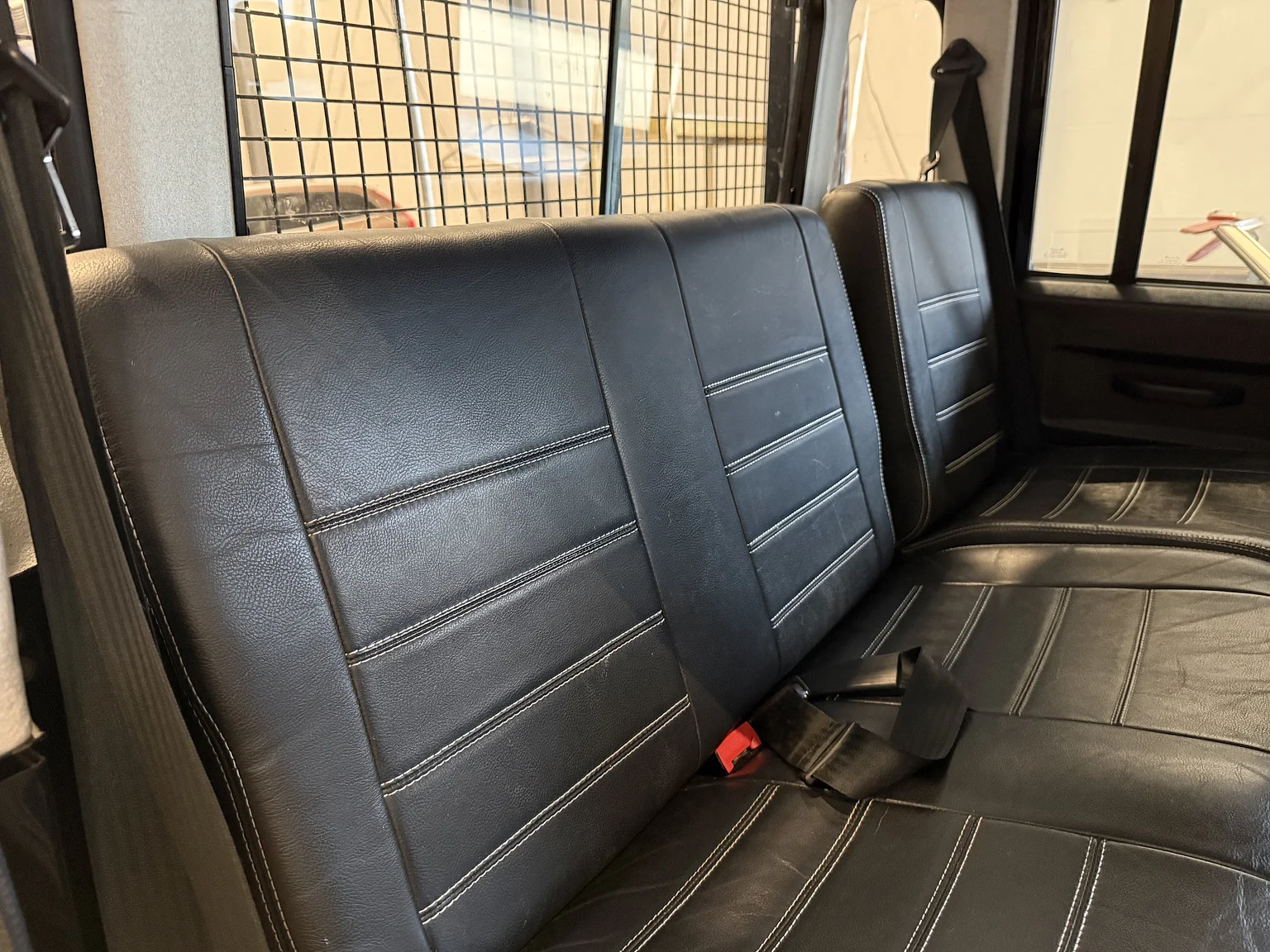 Interior image of 2000 Land Rover Defender 110 Tomb Raider (32)