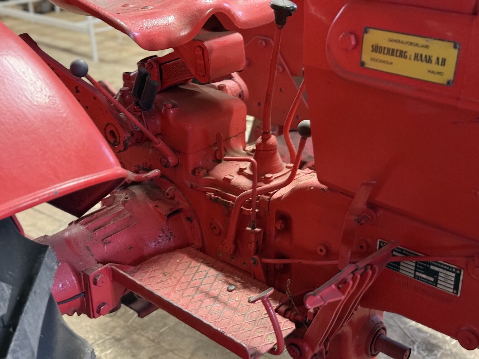 Image of 1960 Porsche Diesel Junior 108 mechanics
