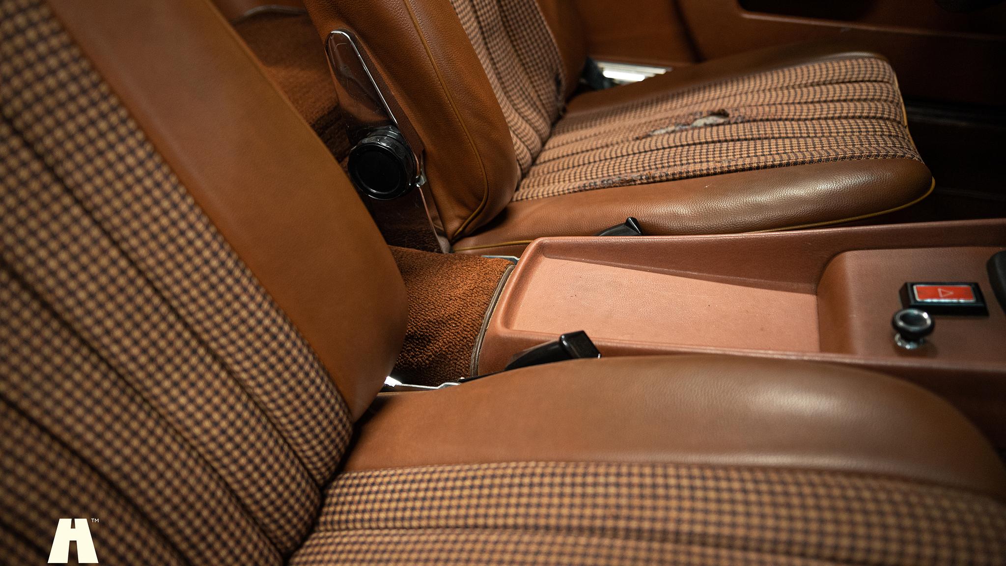 Interior image of 1975 Mercedes SL 350