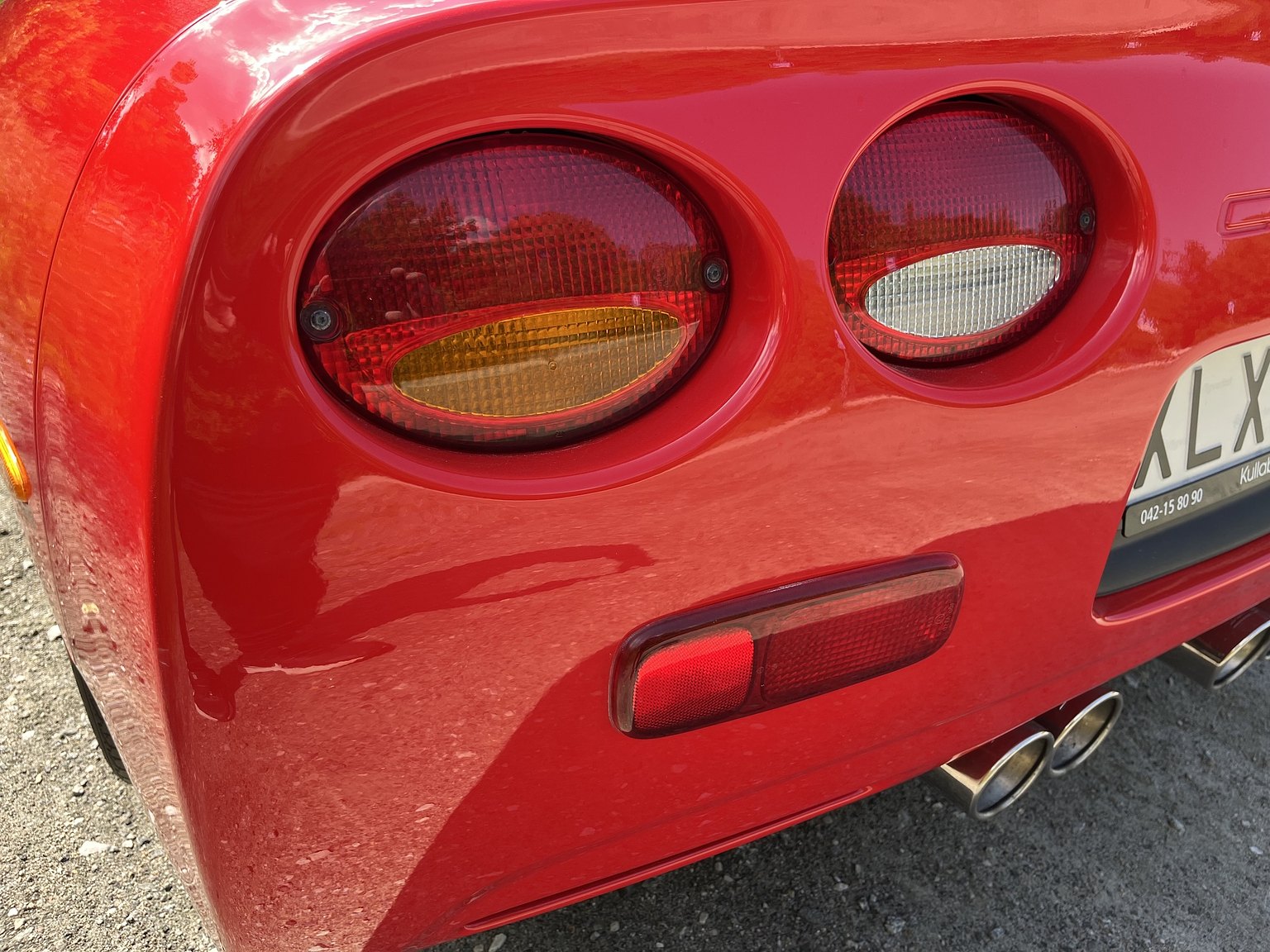 Exterior image of 2000 Chevrolet Corvette Cabriolet