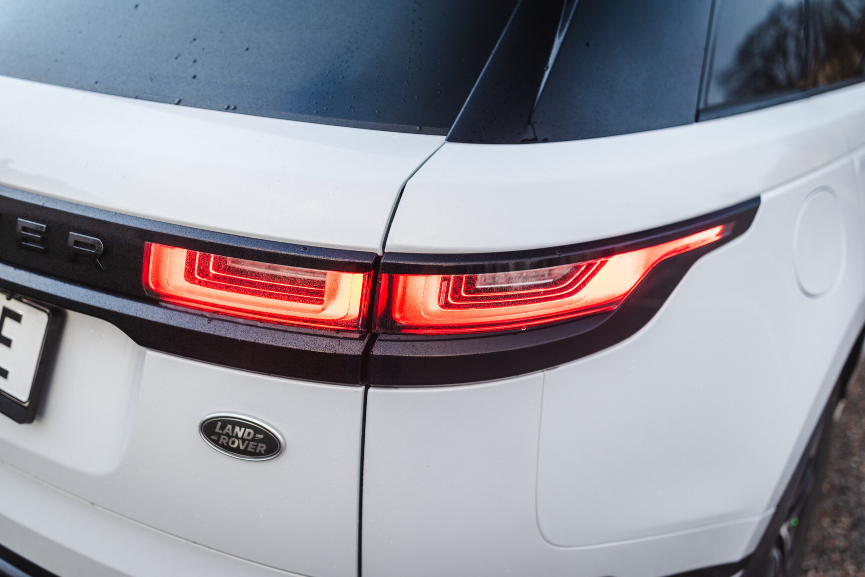 Exterior image of 2018 Range Rover Velar D300 AWD HSE