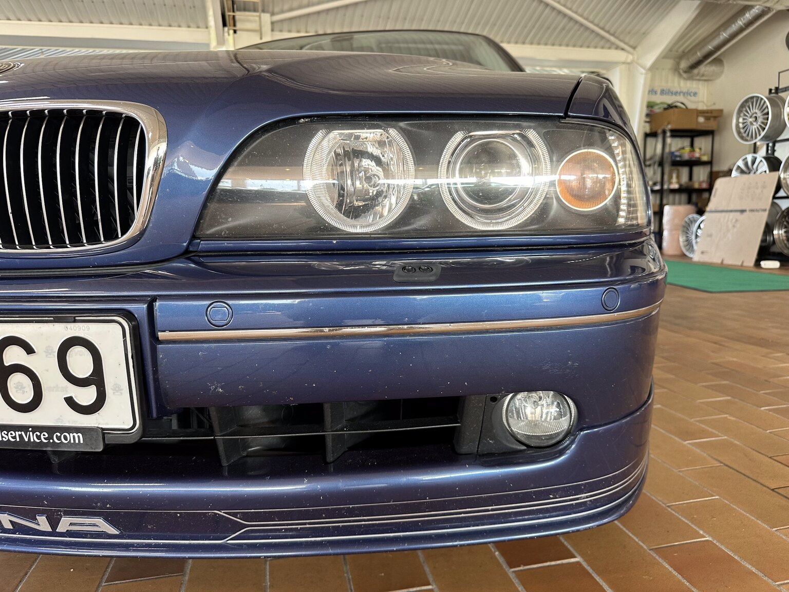 Exteriörbild på 2002 ALPINA B10 V8S