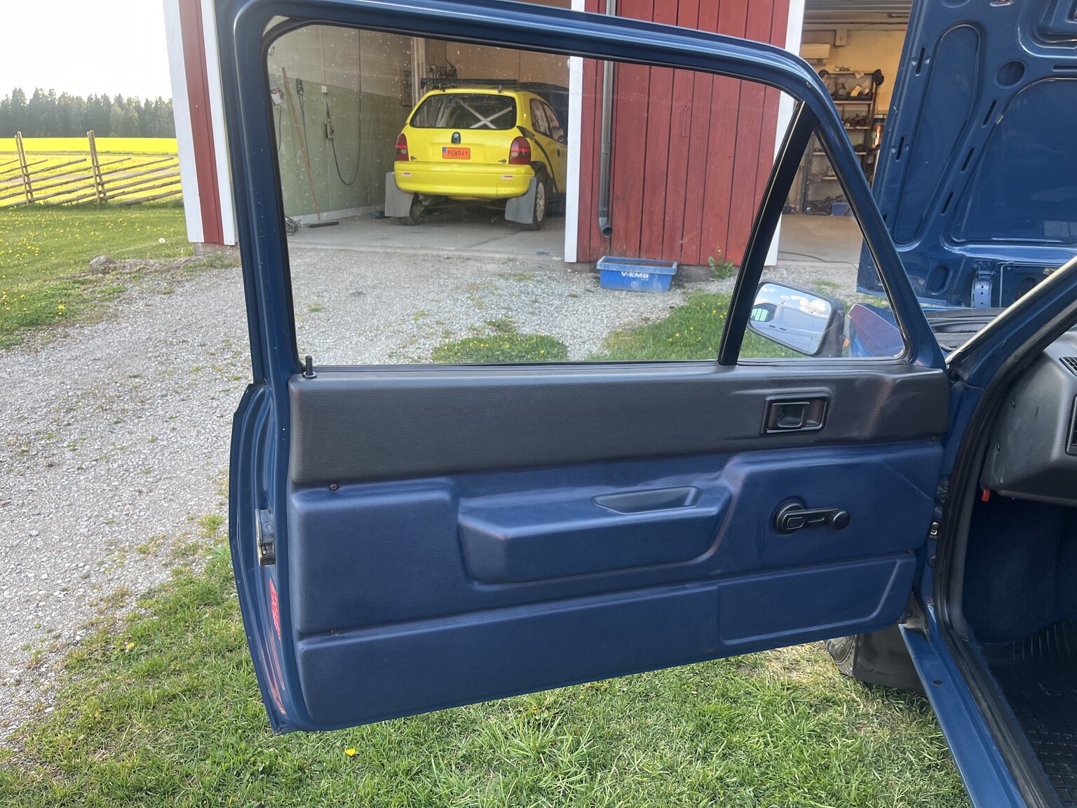 Interior image of 1983 Volvo 340 (10)