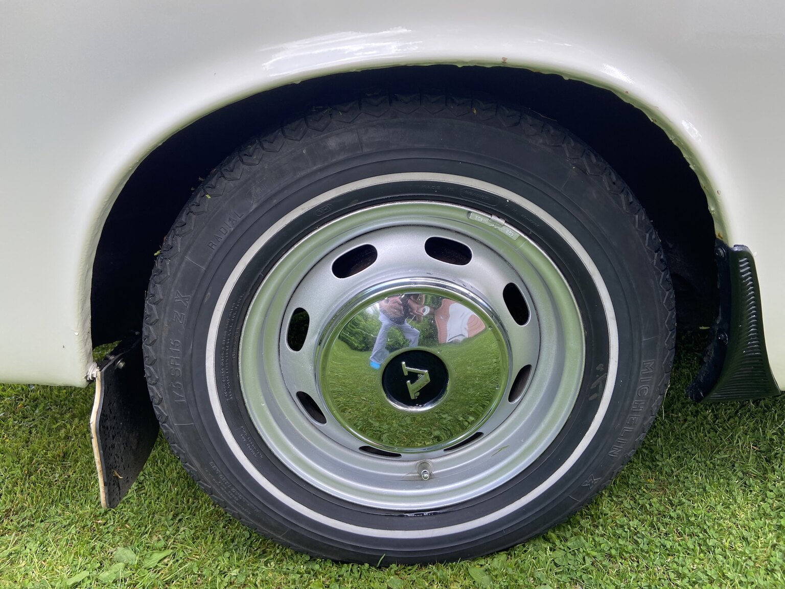 Exterior image of 1968 Volvo P1800 S