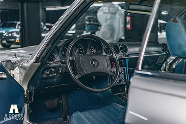 Interiörbild 1974 Mercedes SLC450 Project