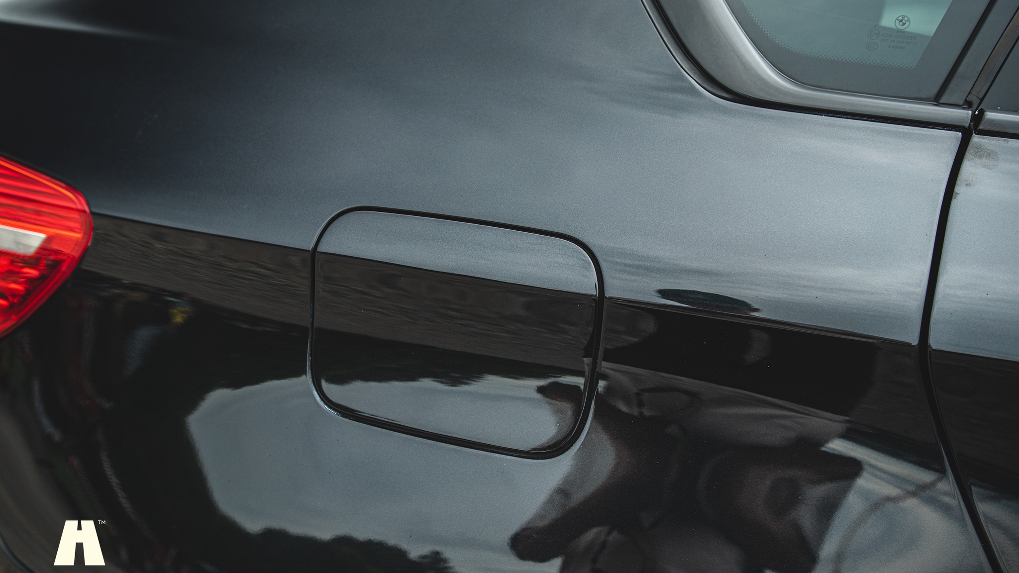 Exterior image of 2010 BMW X6 M Ferrita 555HK (52)