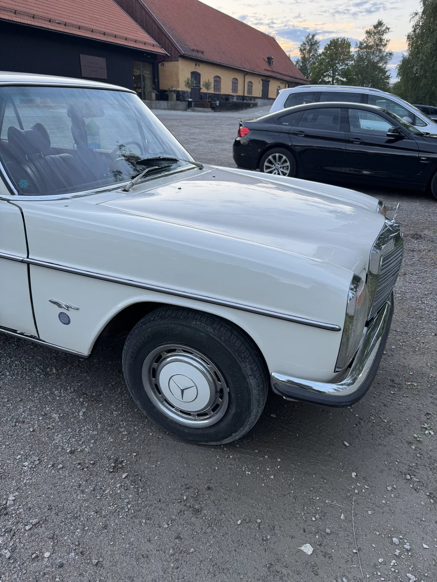 Aussenfoto 1972 Mercedes-Benz 200 (47)