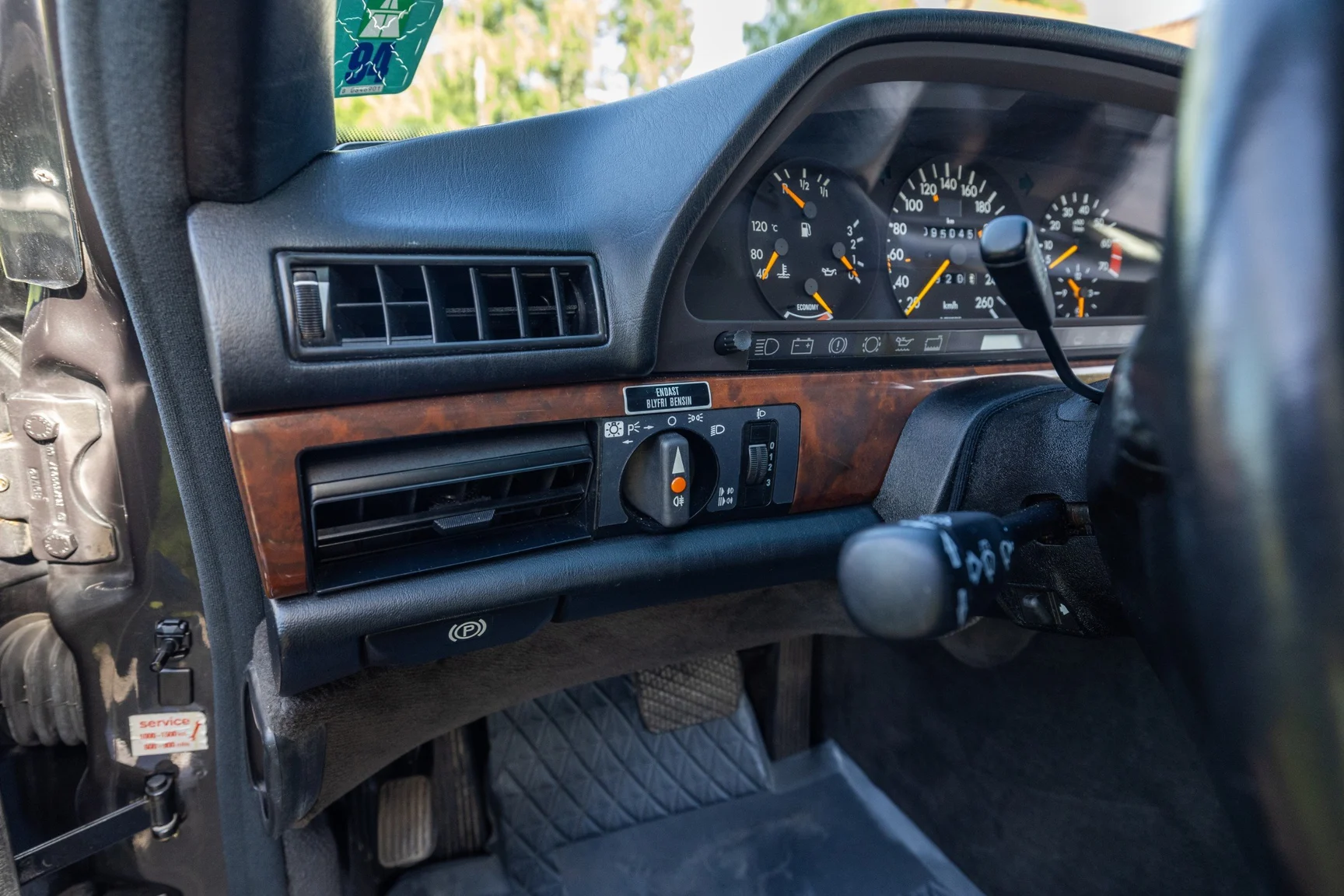 Innenraumfoto von 1989 Mercedes-Benz 560 SEL (7)