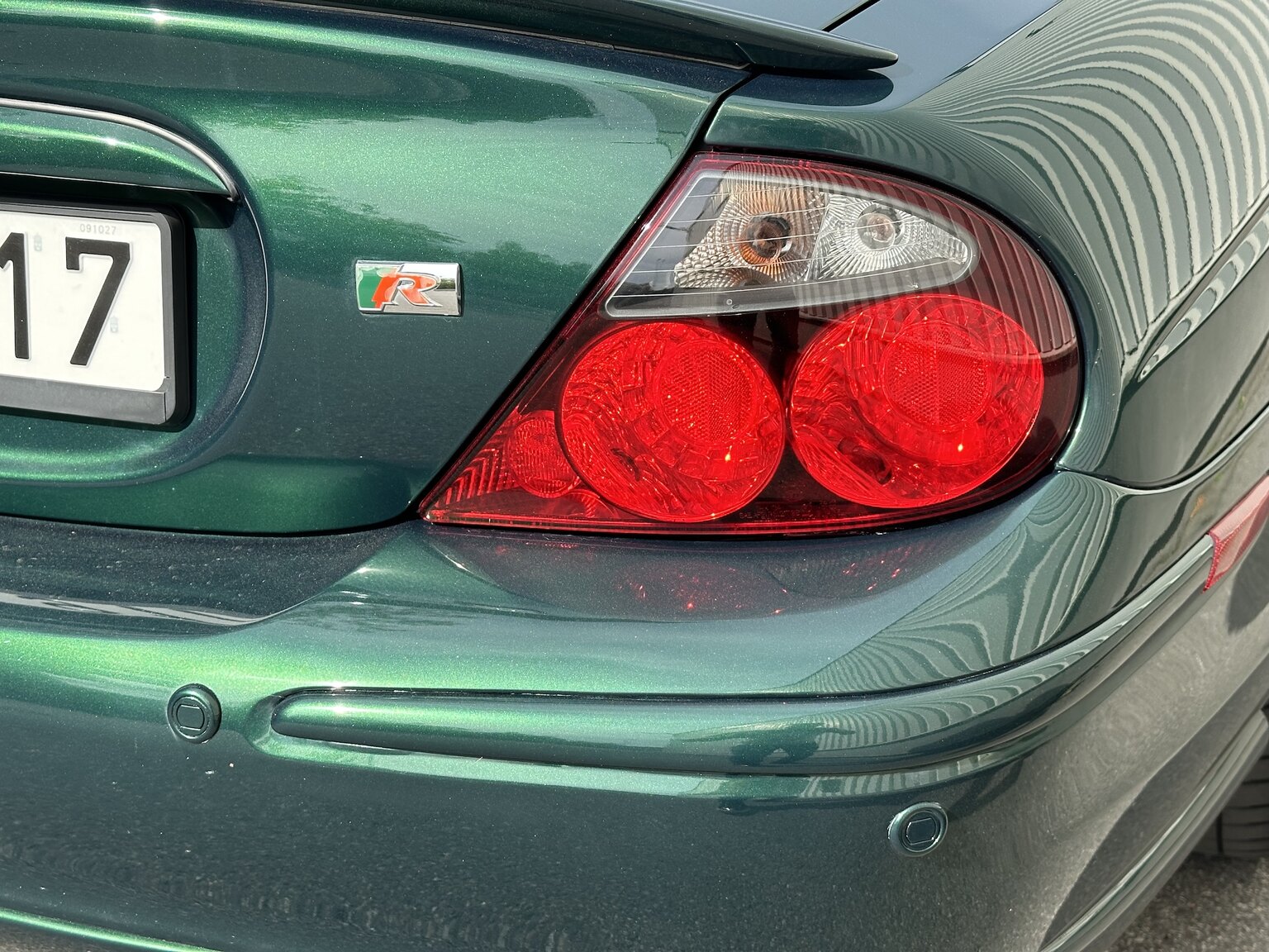 Exteriörbild på 2003 Jaguar S-Type R
