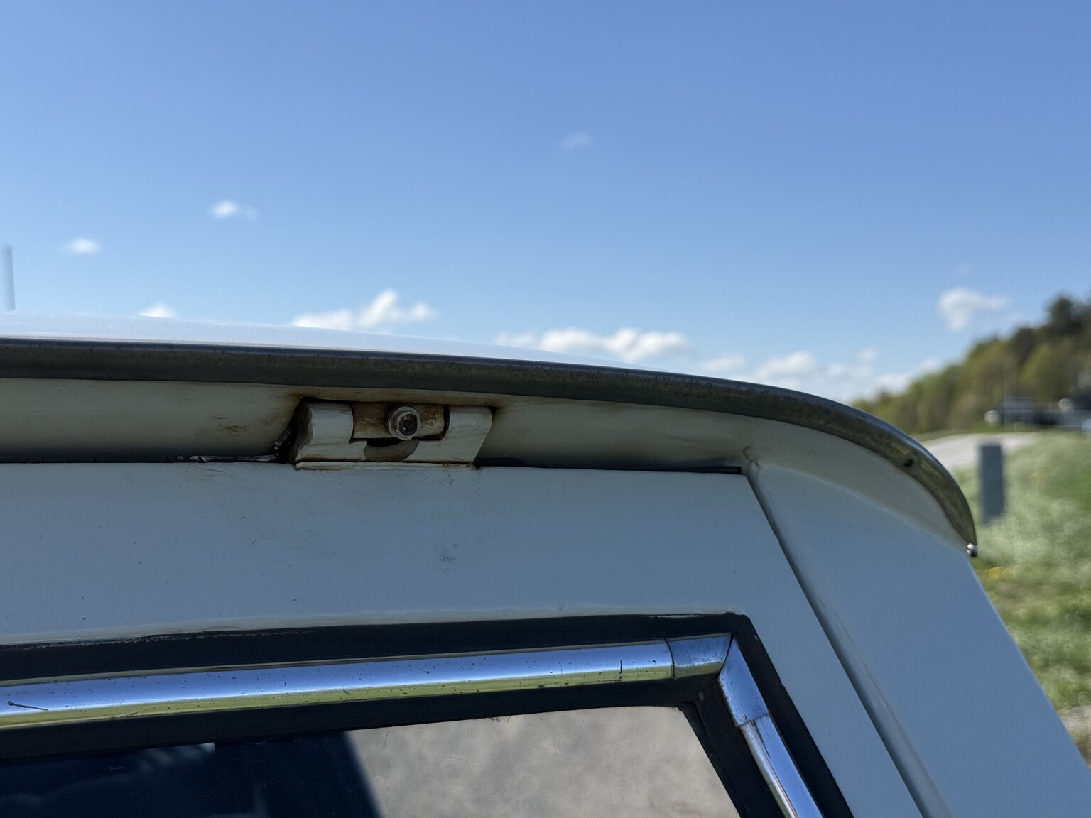 Exterior image of 1967 Mercedes-Benz 230 Safari