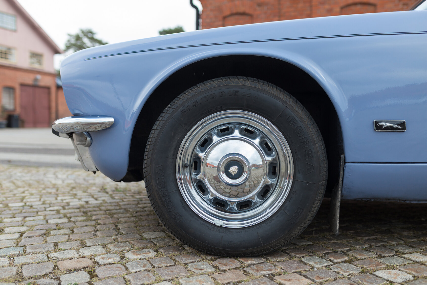 Exteriörbild på 1975 JAGUAR XJ6  (12)