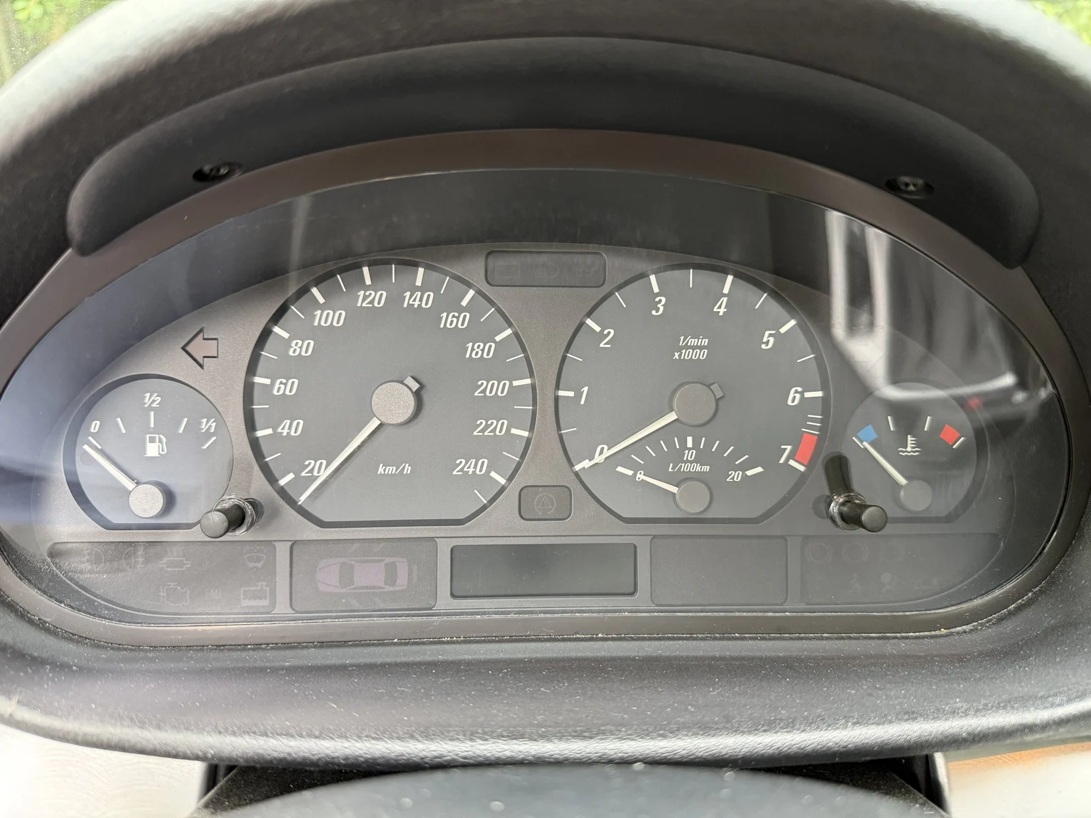 Innenraumfoto von 2005 BMW 320Ci (11)