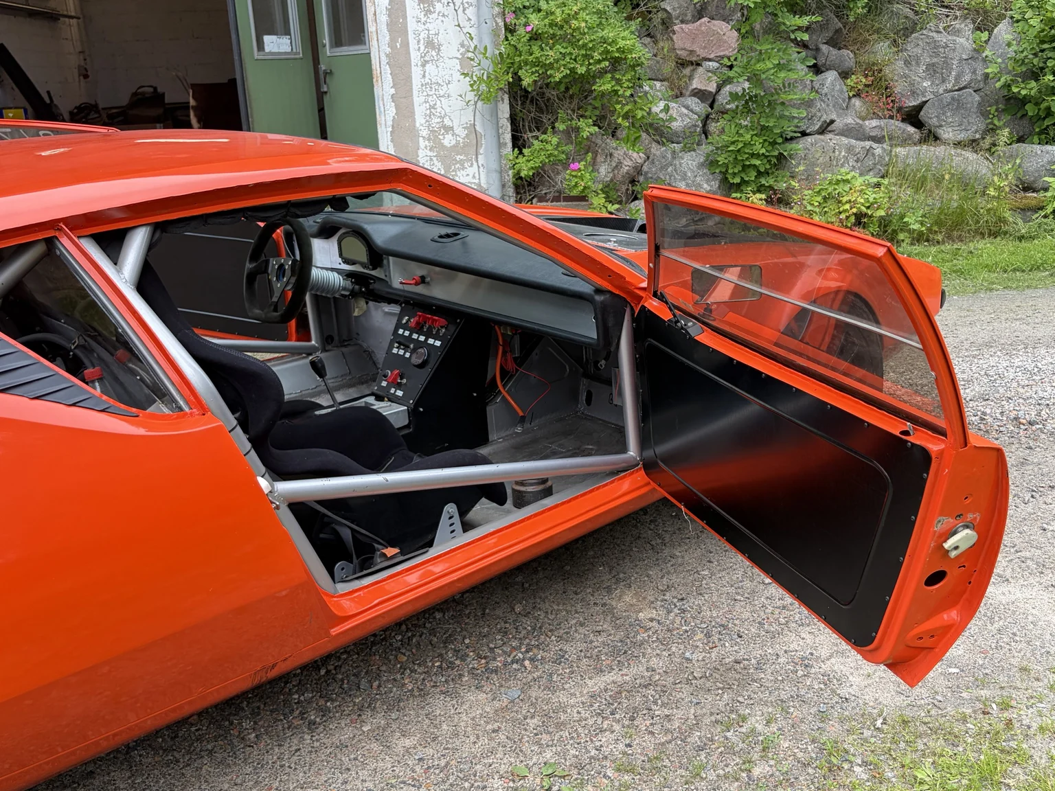 Innenraumfoto von 1972 De Tomaso Pantera LS Restomod (7)