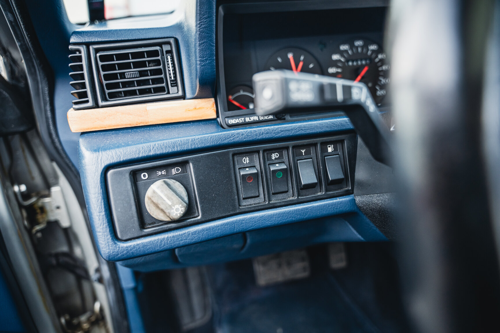 Interiörbild 1988 Volvo 780 Bertone Coupé