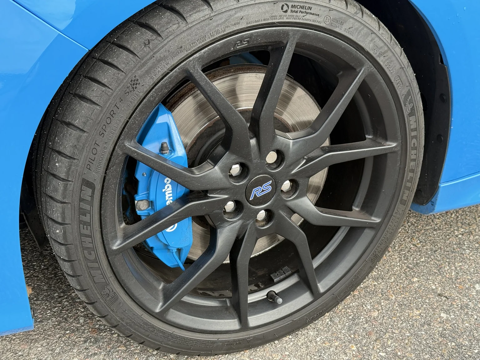 Exterior image of 2018 Ford Focus RS (34)