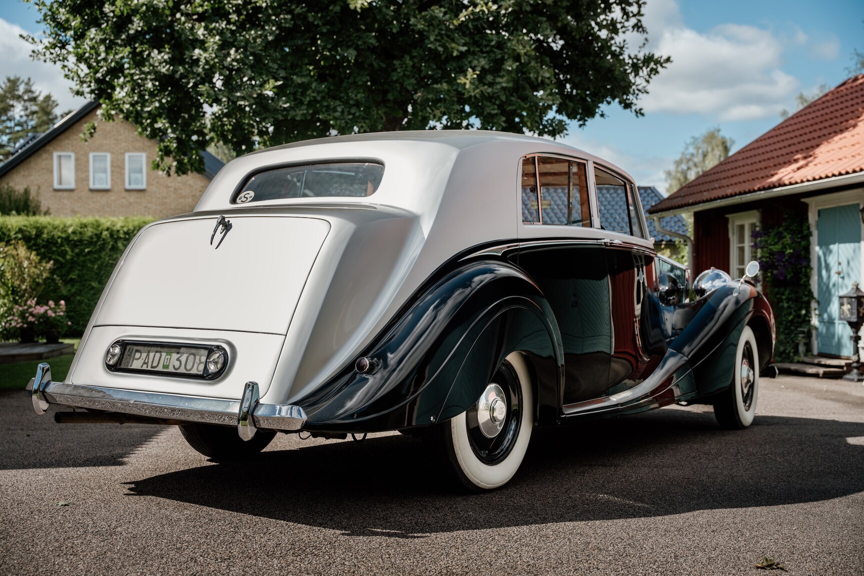 Exterior image of 1949 Rolls Royce Silver Wraith