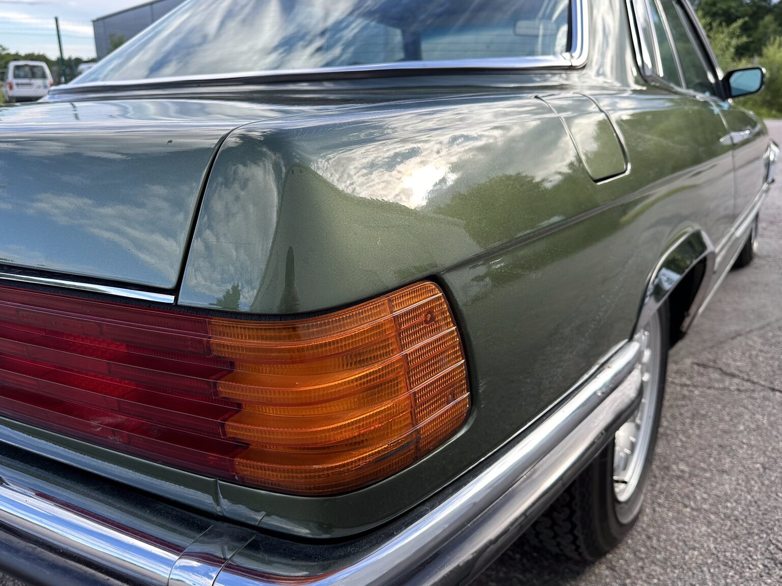 Exterior image of 1974 Mercedes Benz 450 SLC