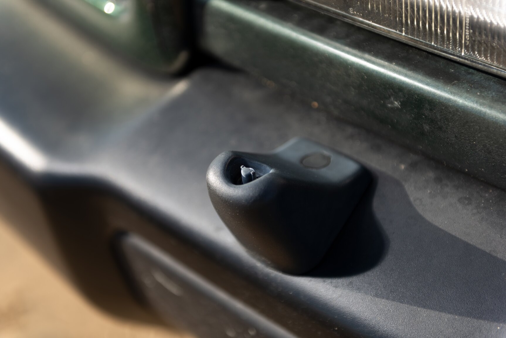 Exterior image of 1999 Land Rover Discovery 4.0 V8