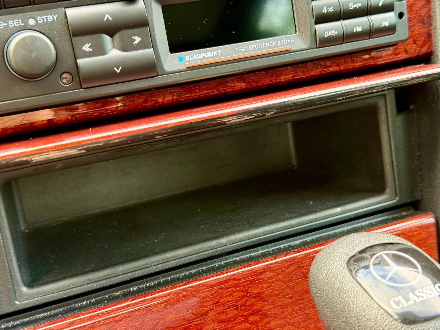 Innenraumfoto von 1997 Mercedes-Benz E 290 TD (19)