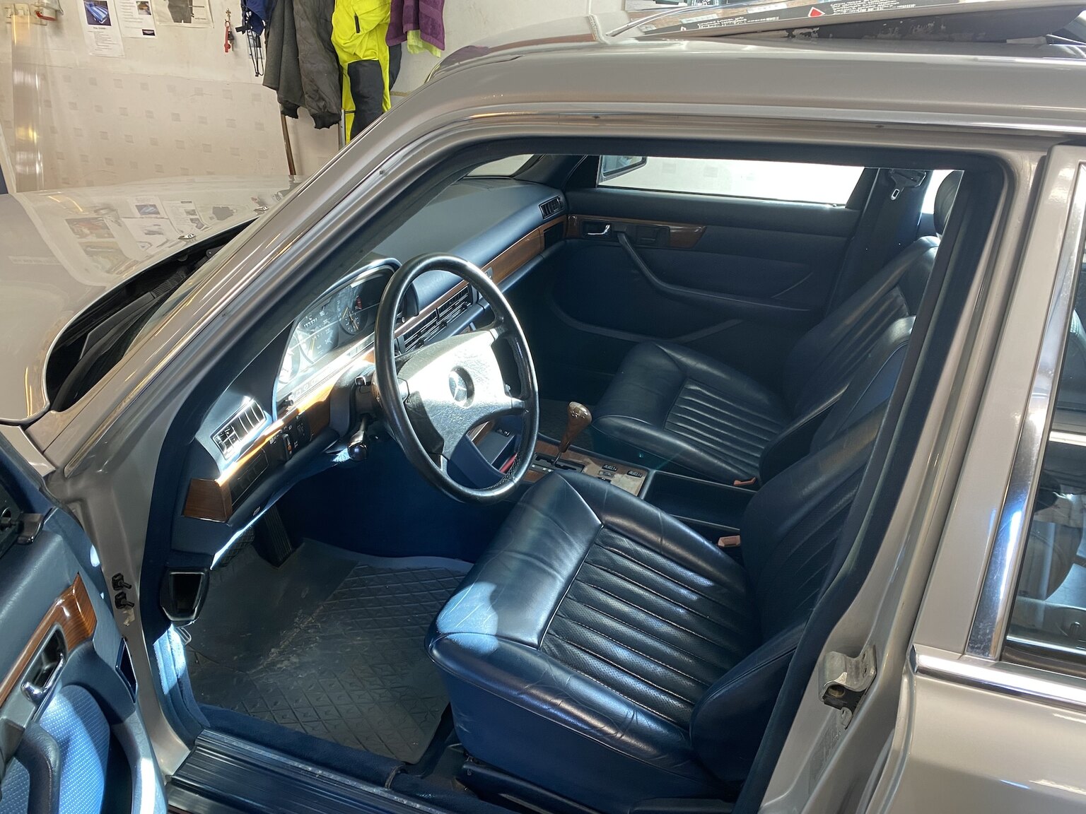 Interiörbild 1988 Mercedes-Benz 300 SE