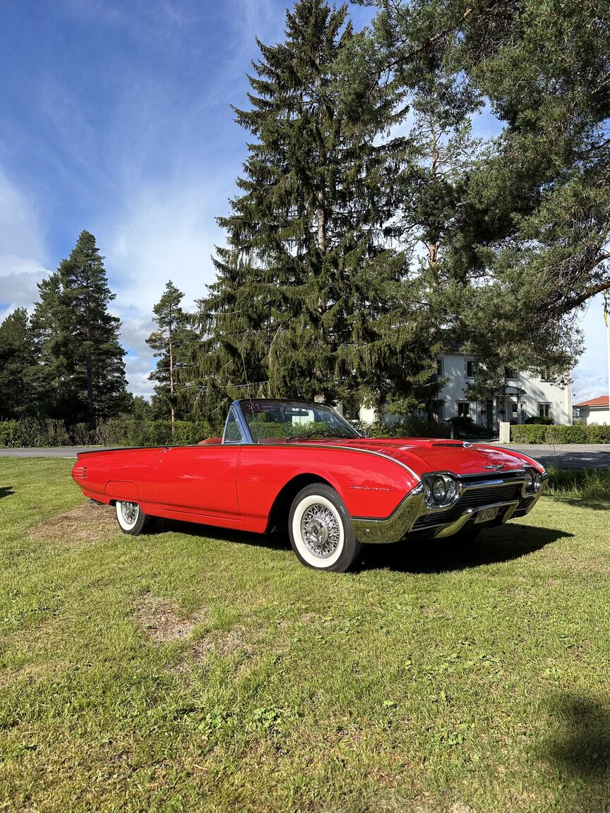 Exteriörbild på 1961 Ford Thunderbird Convertible