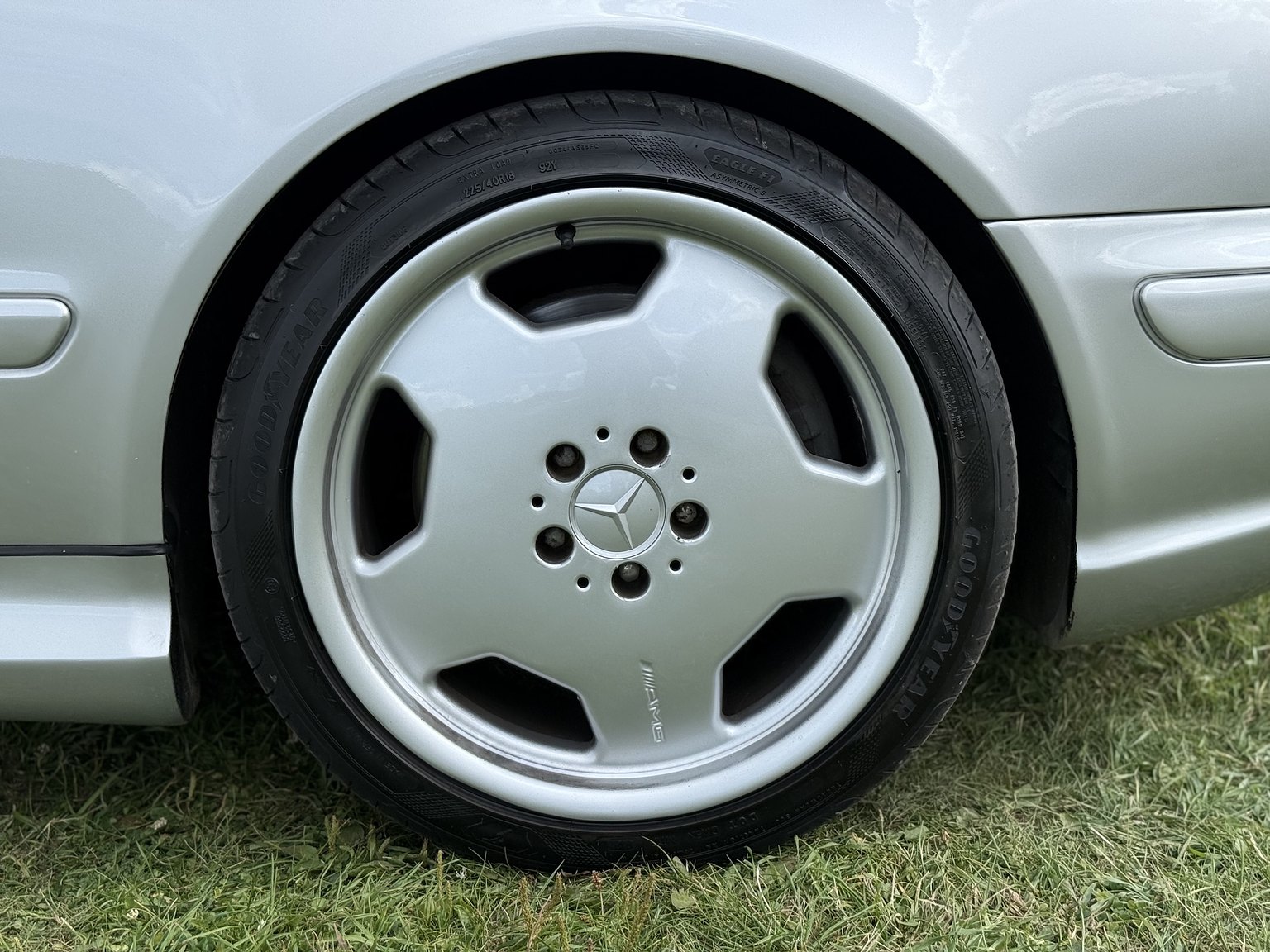 Exterior image of 2000 Mercedes-Benz CLK 55 AMG Coupé