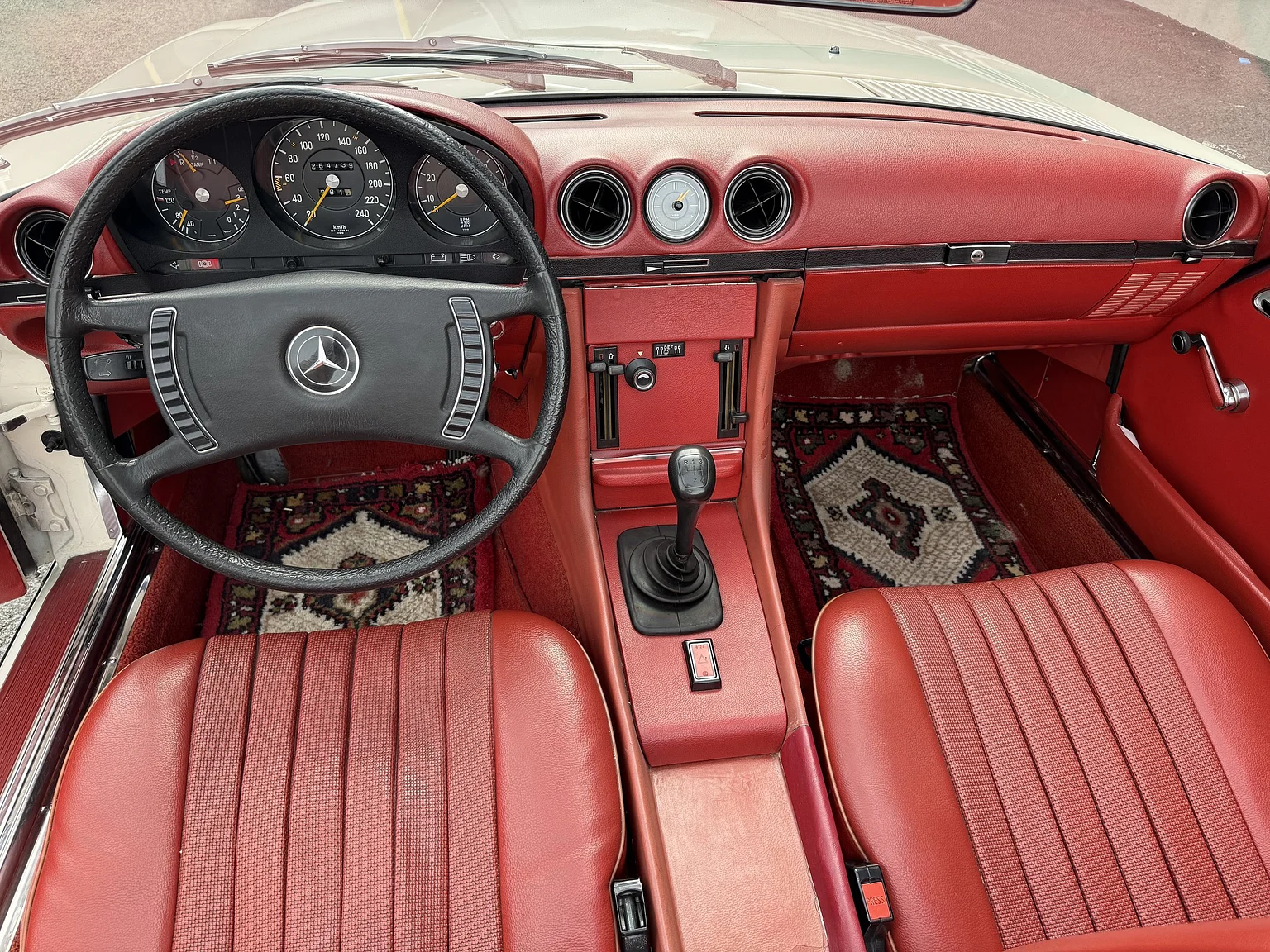 Innenraumfoto von 1973 Mercedes Benz 350 SL  (10)