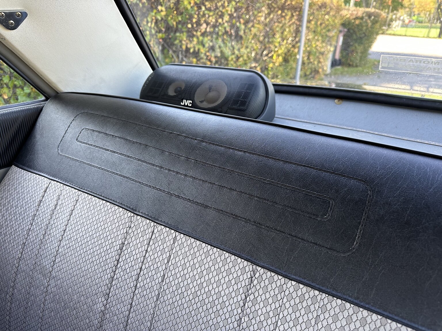 Interior image of 1965 Ford Taunus 17M (9)