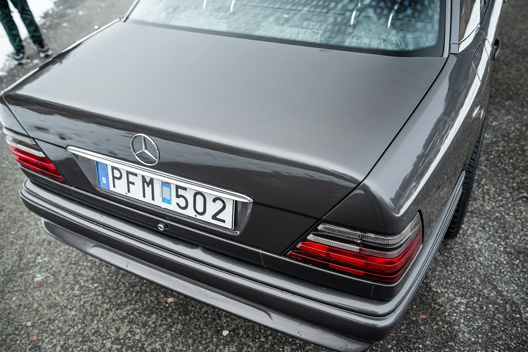 Exterior image of 1993 Mercedes-Benz E 320 "AMG" (17)