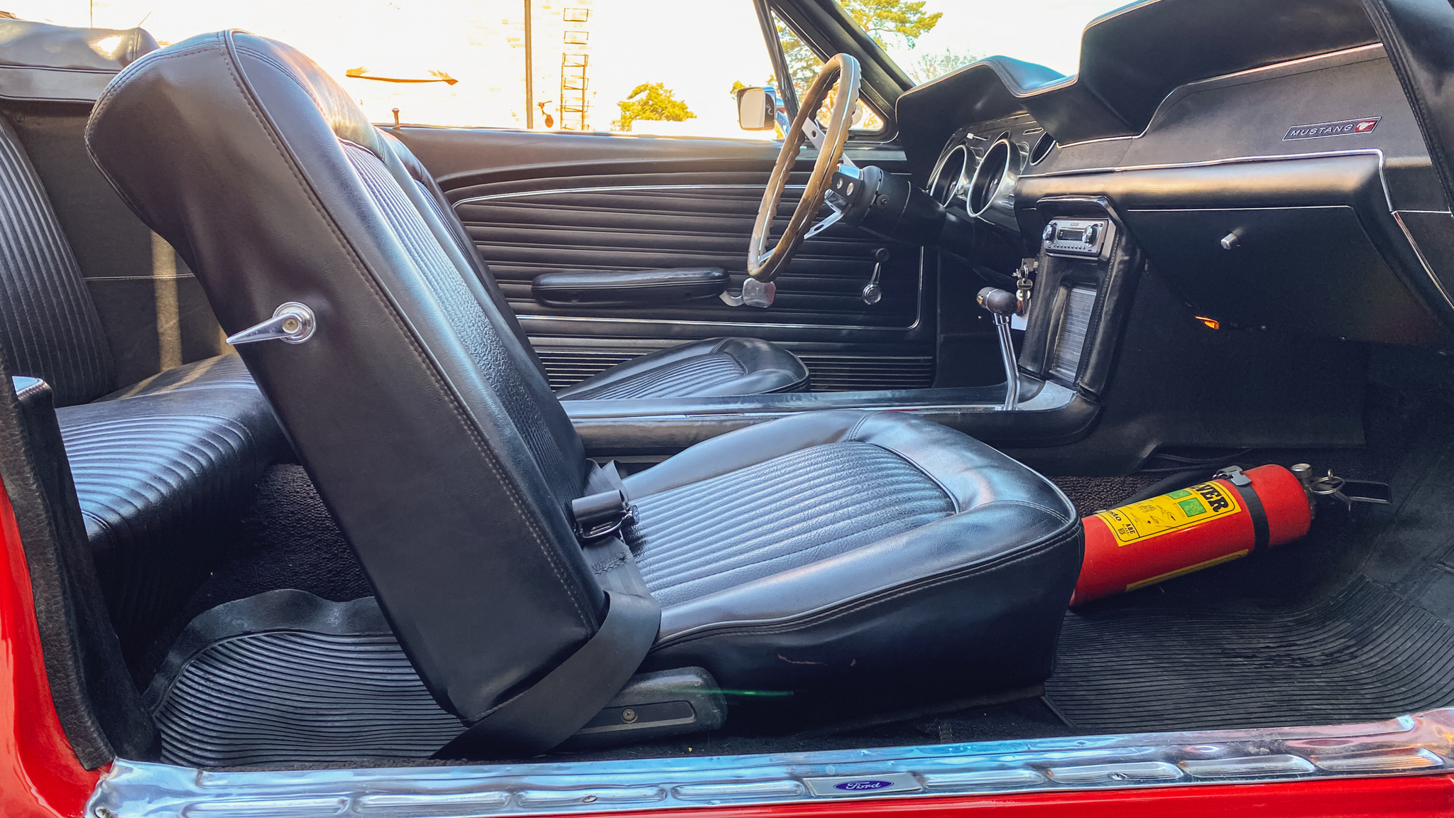 Interior image of 1968 Ford Mustang 302ci Cabriolet (7)