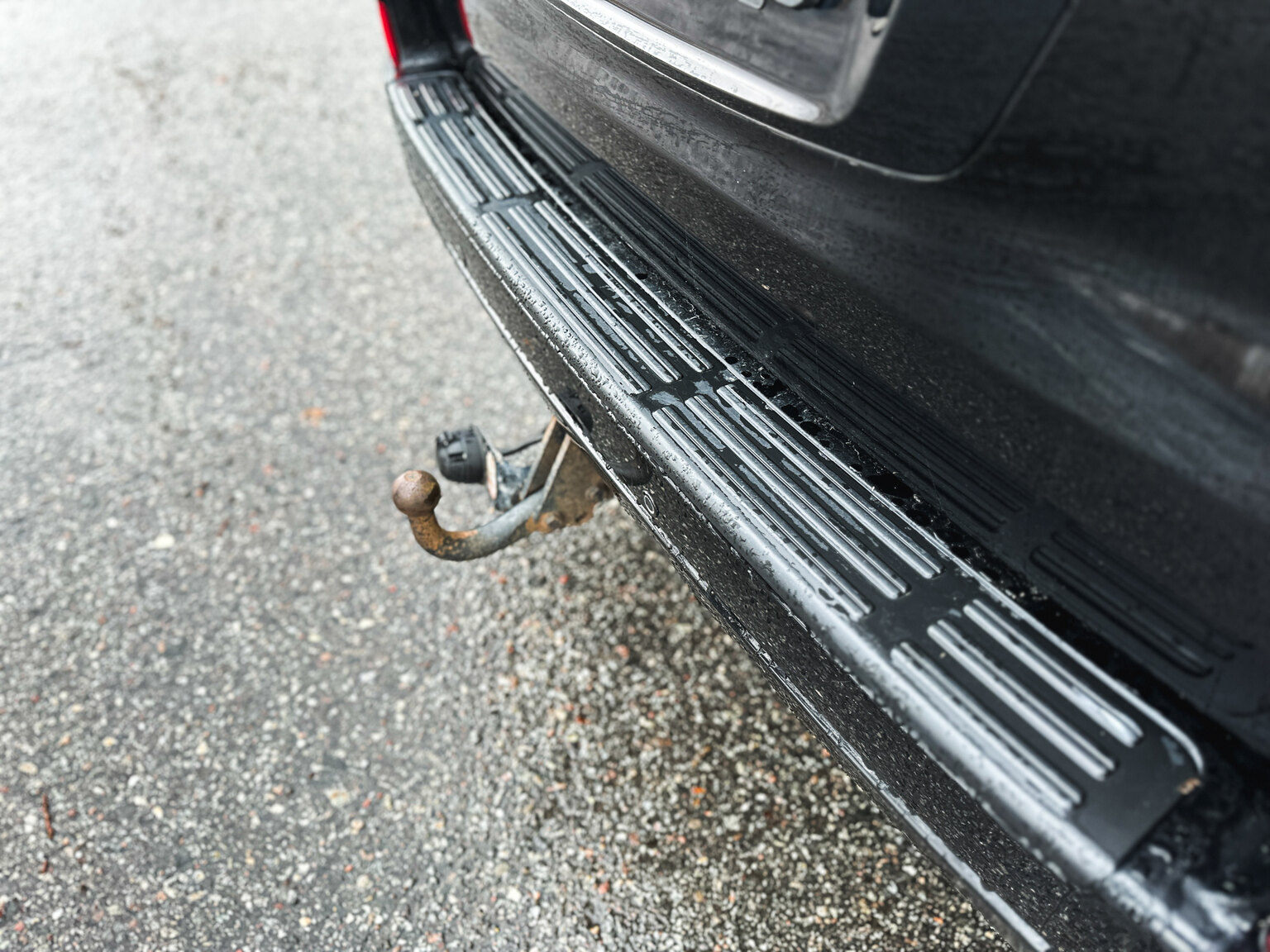 Exterior image of 2004 Toyota Land Cruiser