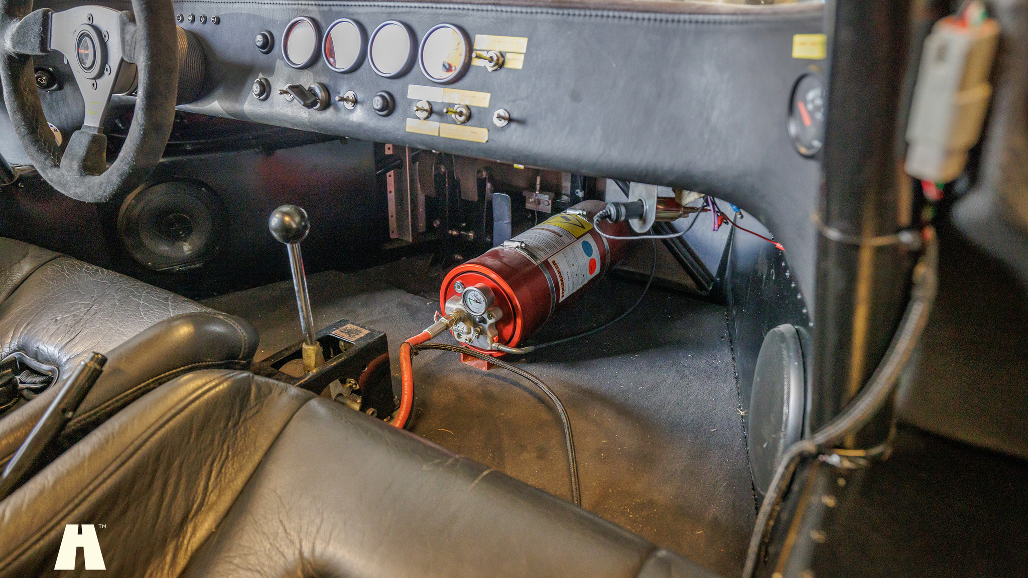 Interior image of 2006 Ultima GTR (15)