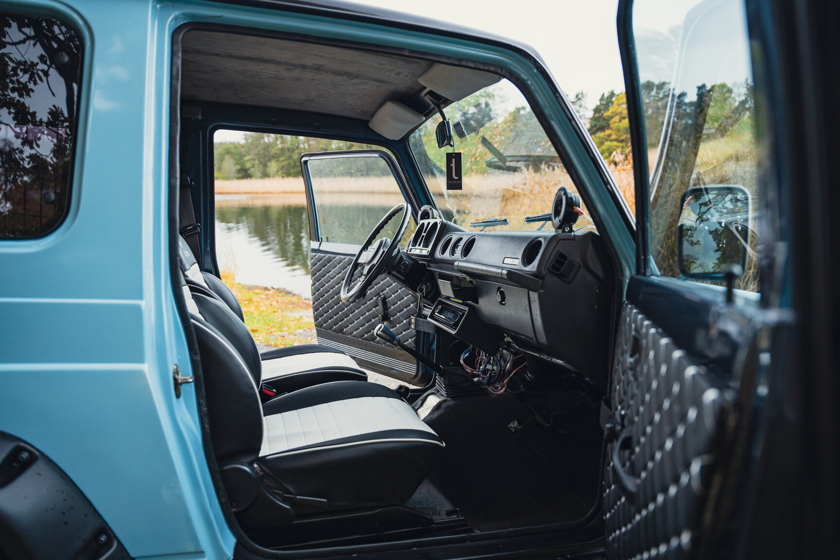 Interior image of 1987 Suzuki SJ413 A-traktor