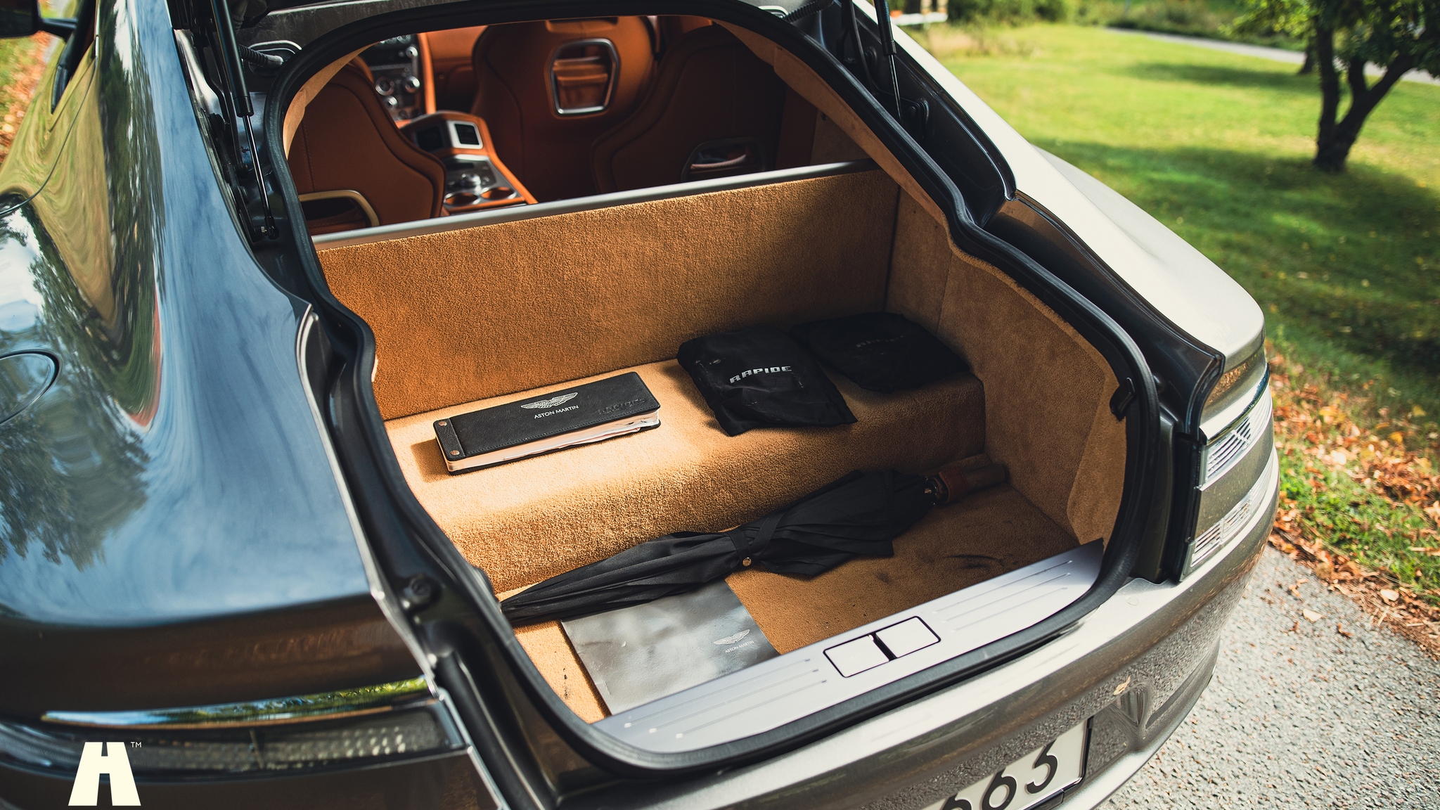 Interiörbild 2014 Aston Martin Rapide S