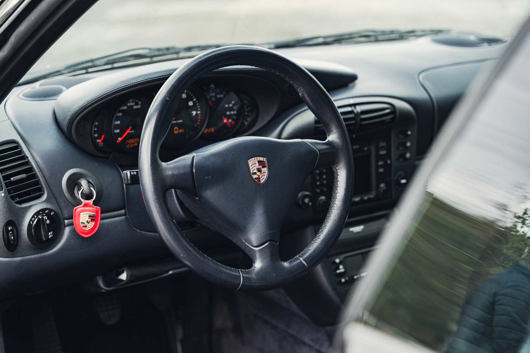 Interior image of 1999 Porsche 911 Carrera 4