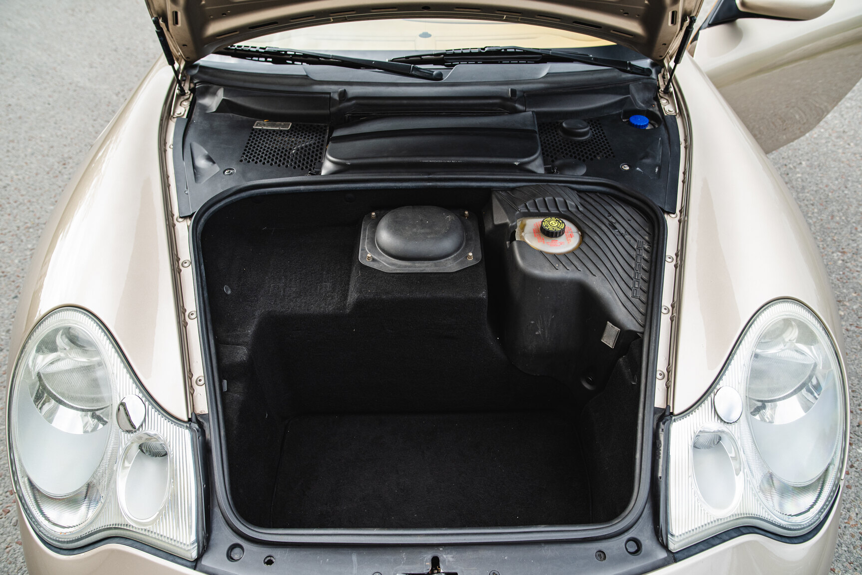 Interior image of 2004 Porsche 911 Carrera 4