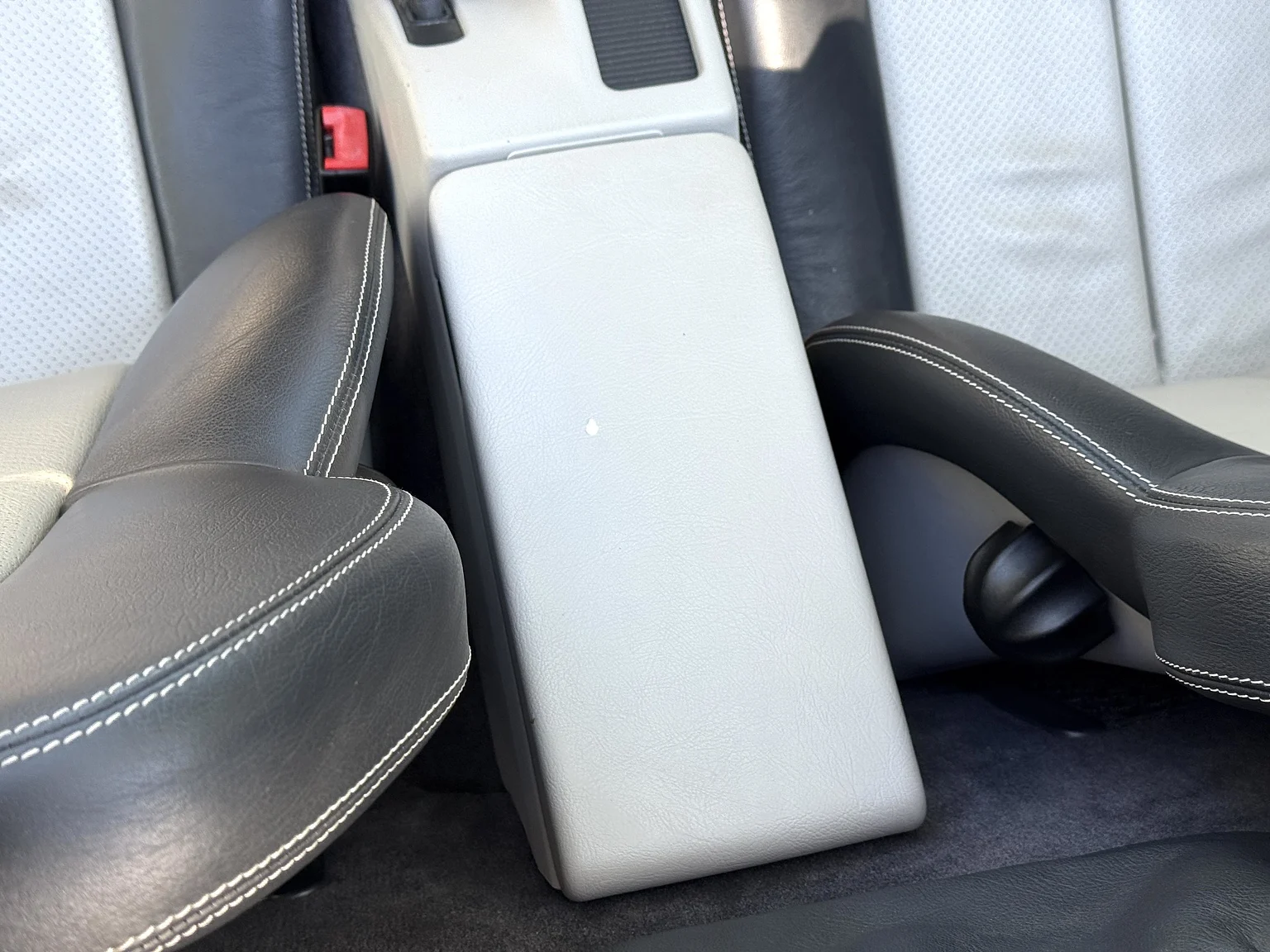 Interior image of 1997 Mercedes-Benz 230 SLK (22)