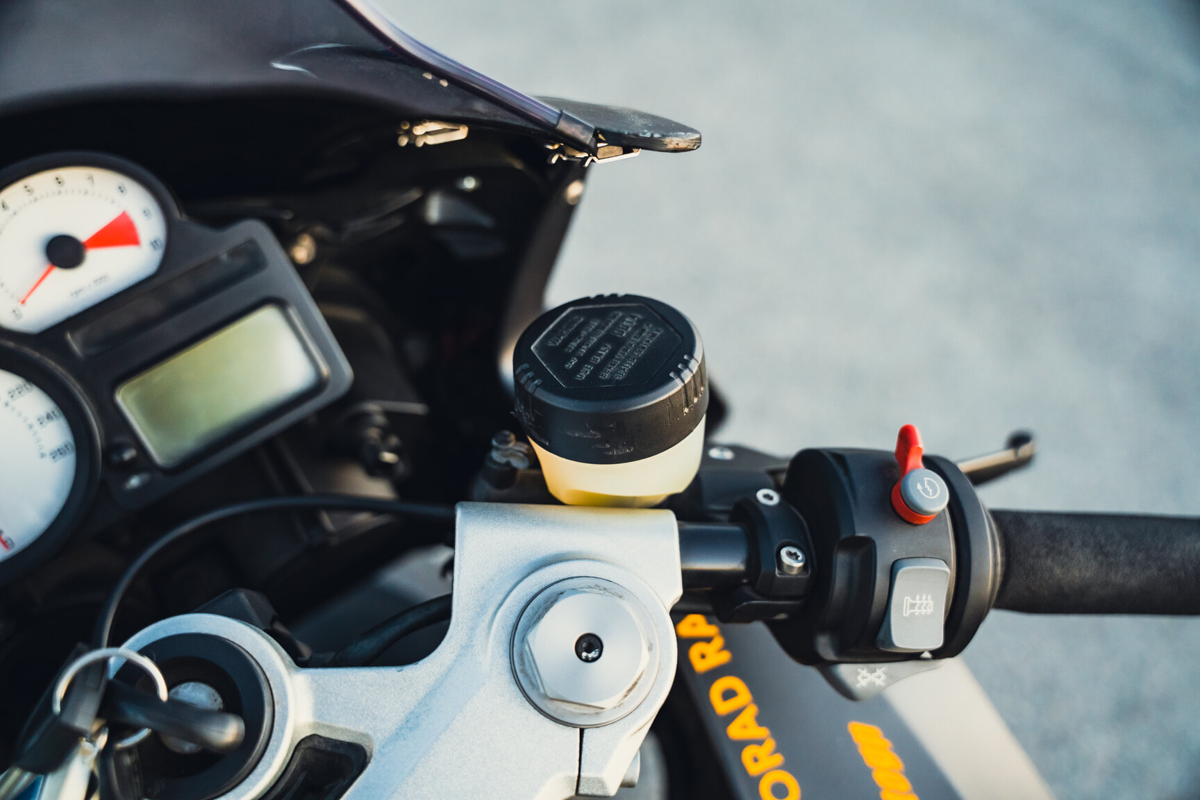 Exterior image of 2006 BMW R1200S