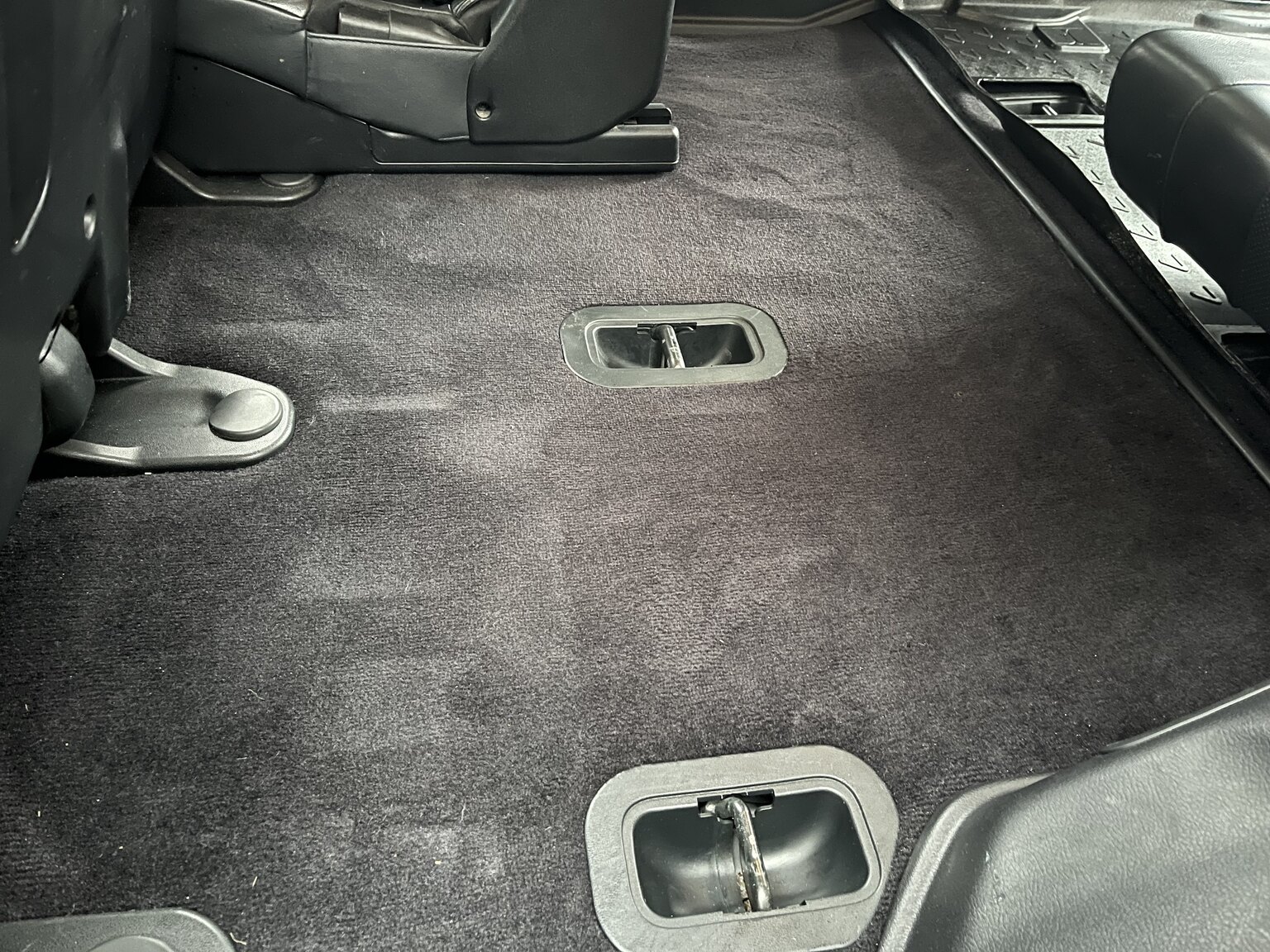 Innenraumfoto von 2011 Lexus LX570