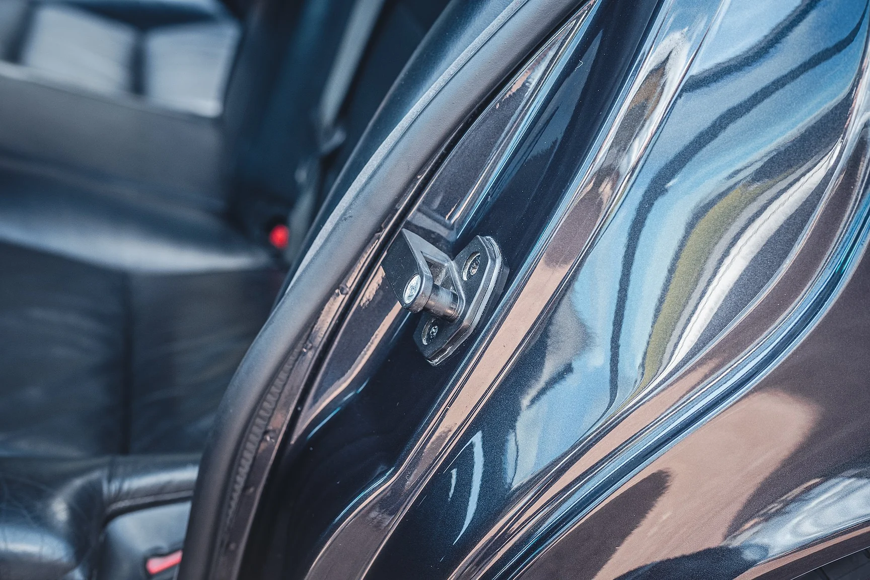 Interior image of 1992 BMW M5 3.8 (35)