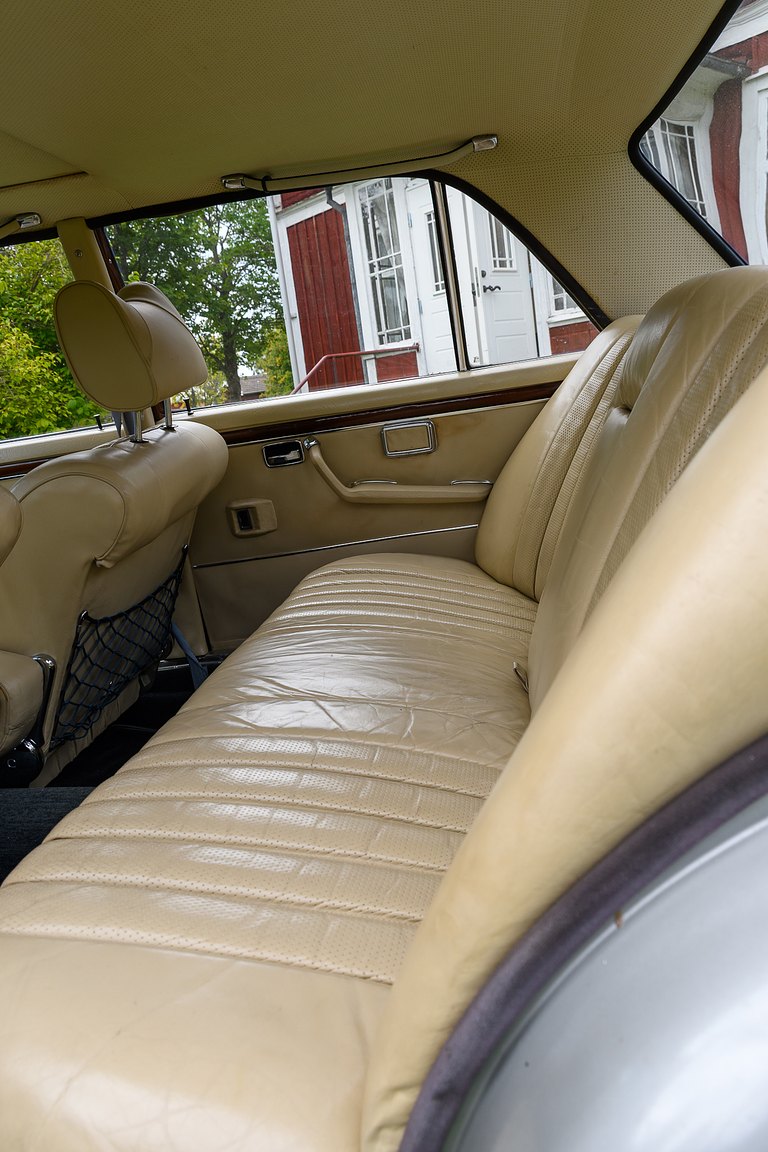 Interior image of 1969 Mercedes-Benz 300 SEL