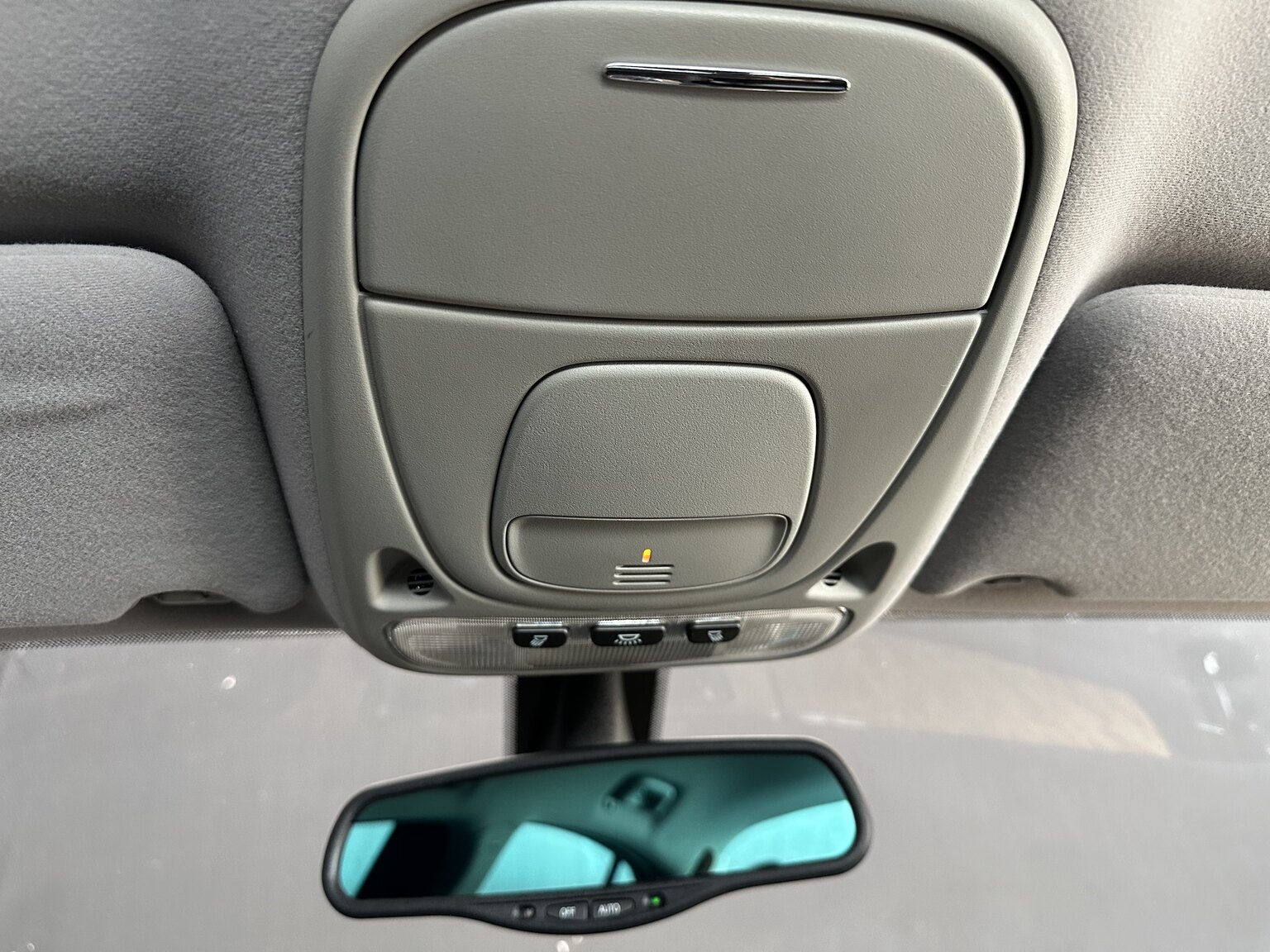 Interior image of 2003 Jaguar S-Type R