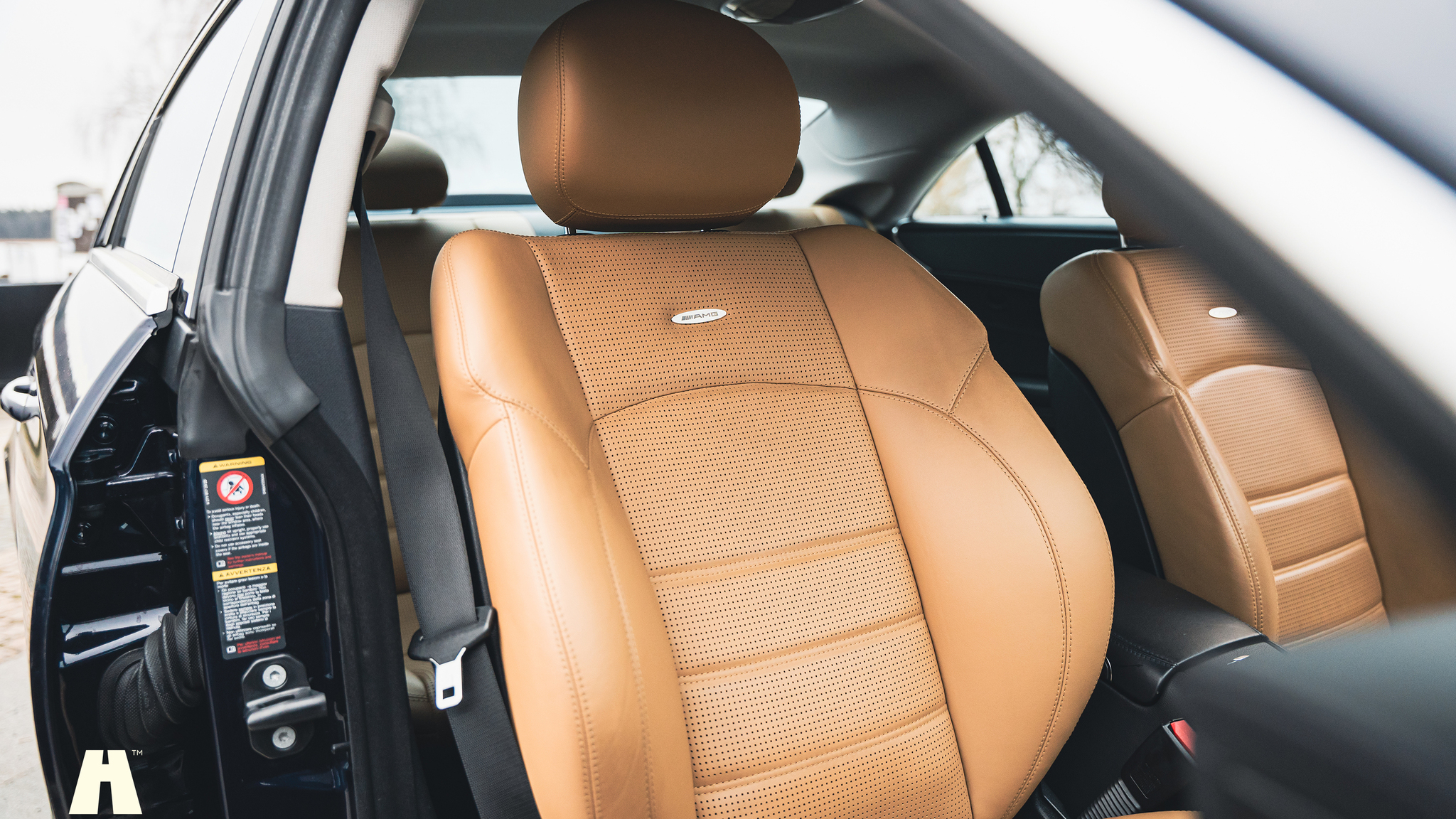 Interiörbild 2008 Mercedes-Benz CLS 63 AMG (7)