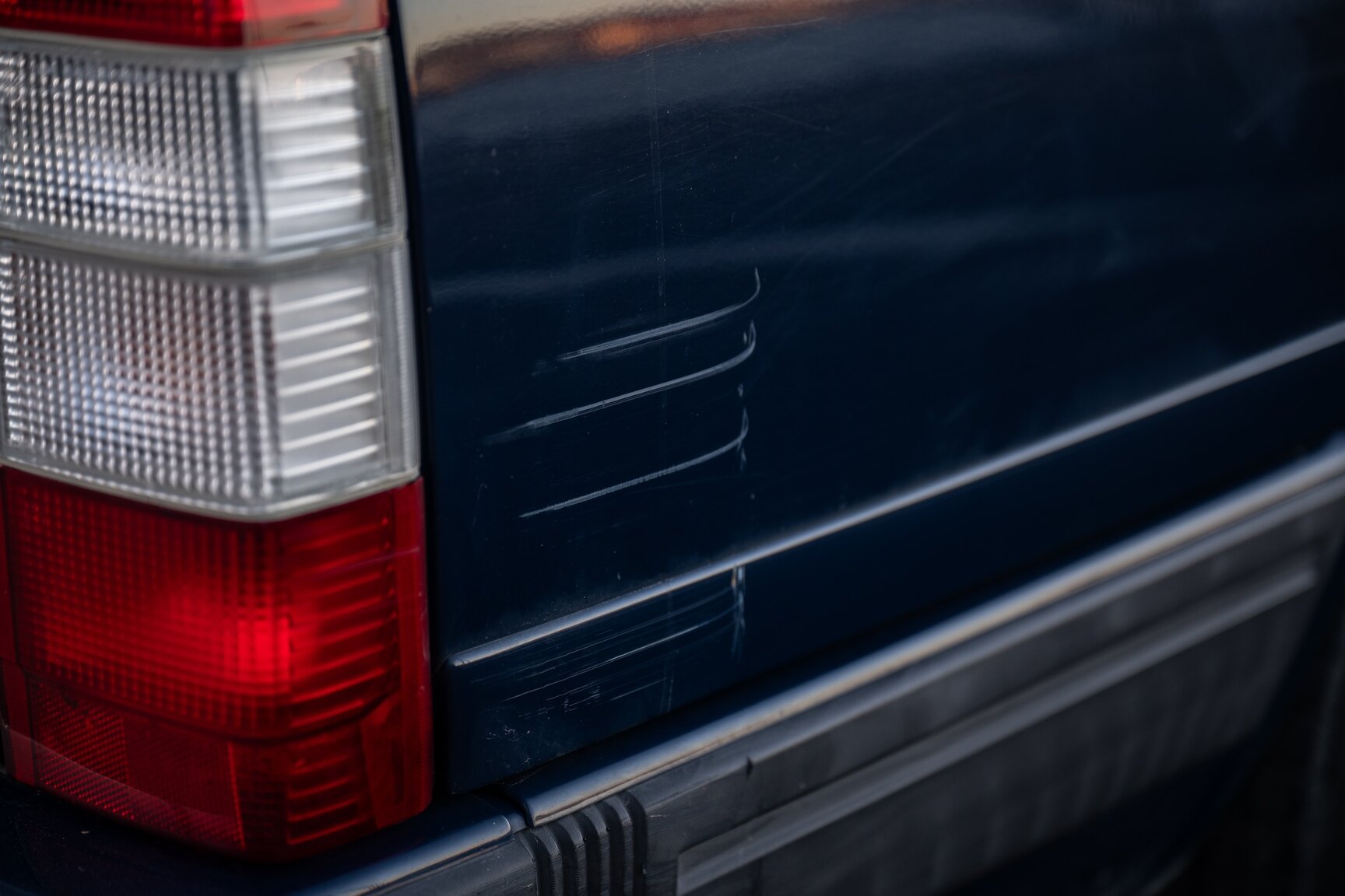Exterior image of 1998 Volvo 940 Turbo