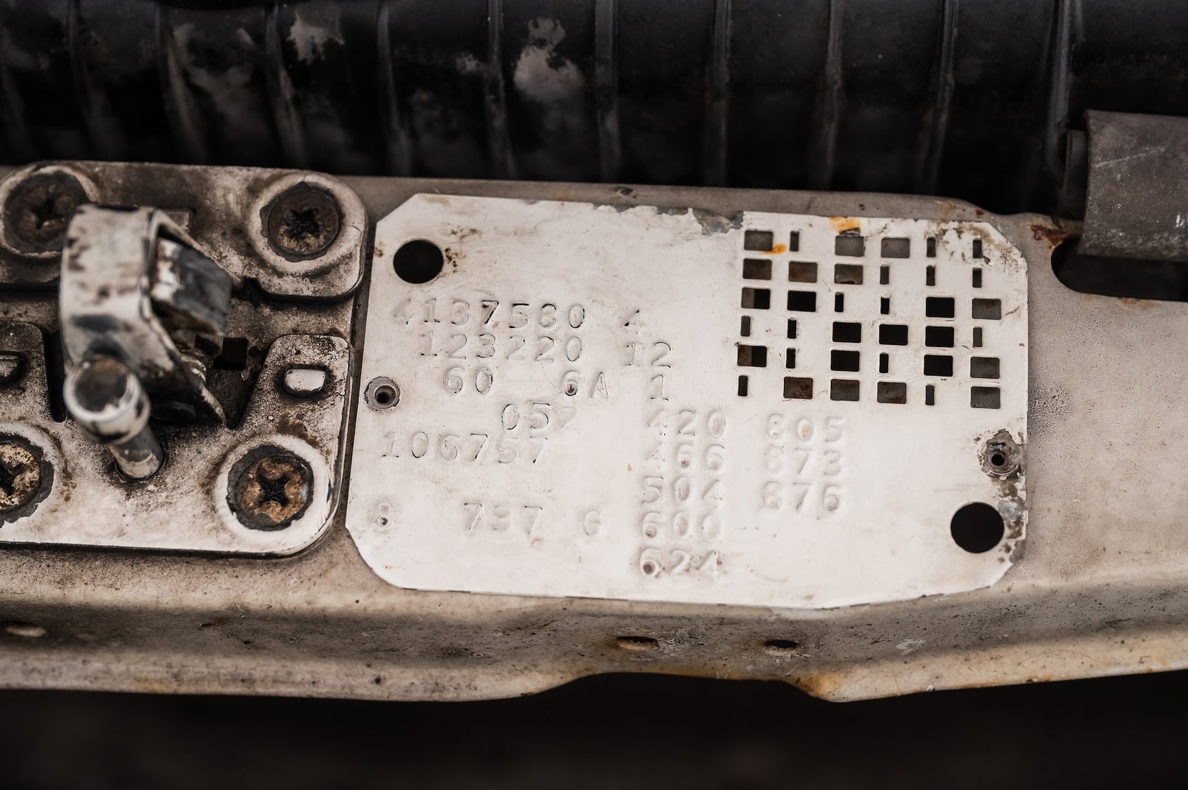 Image of 1985 Mercedes-Benz 200 Automatic mechanics