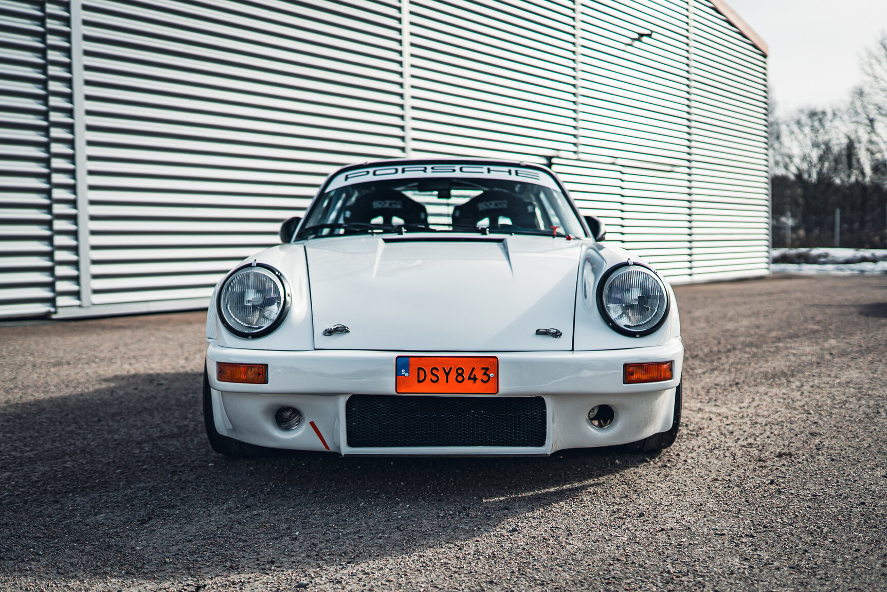 Exteriörbild på 1977 Porsche 911 RSR Rallycar