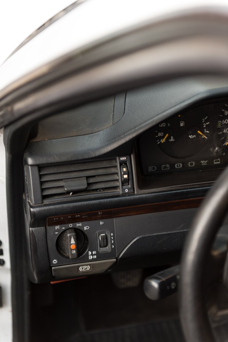 Interiörbild 1992 Mercedes-Benz 300CE-24V 