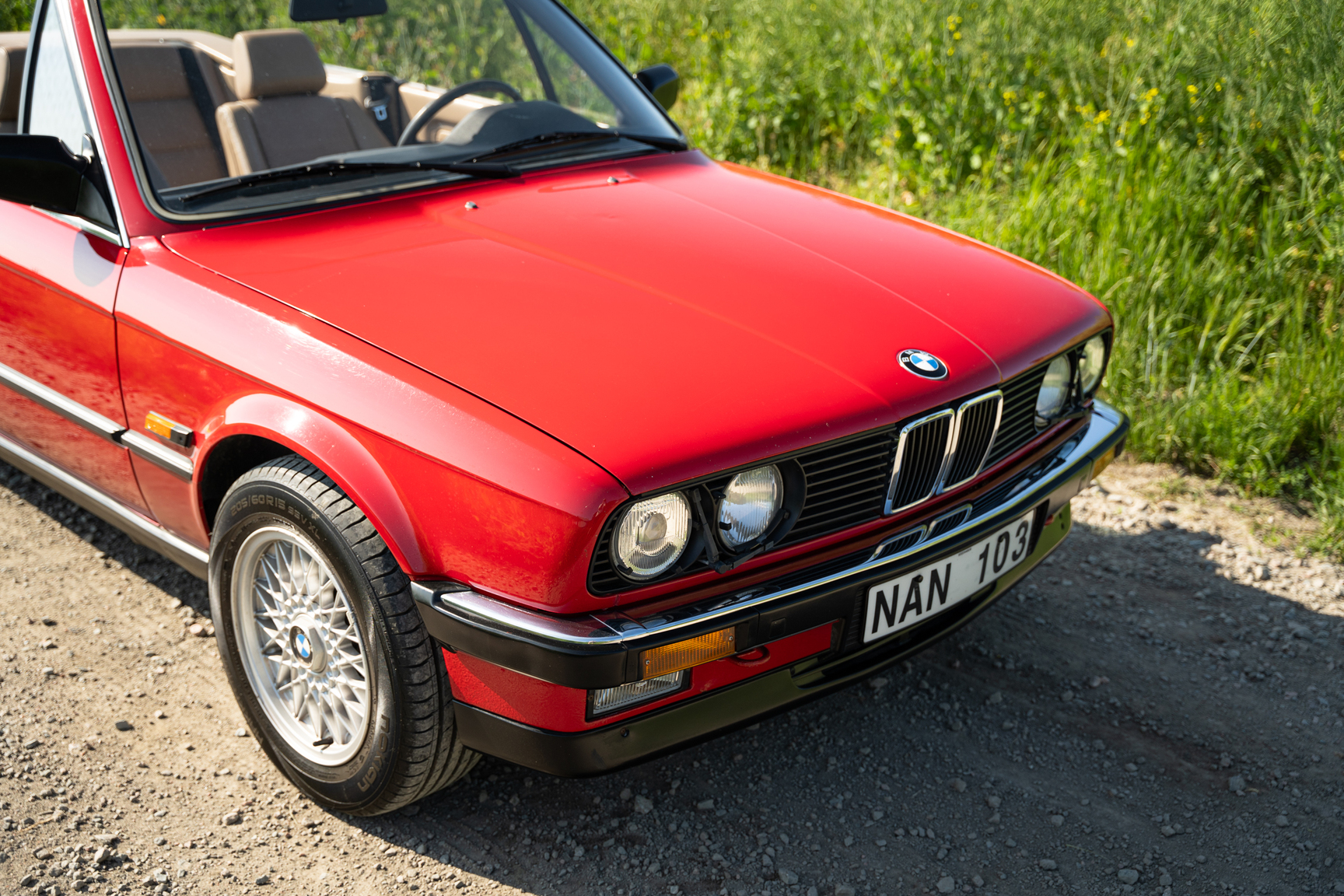 Exterior image of 1988 BMW 325 Cabriolet (E30)
